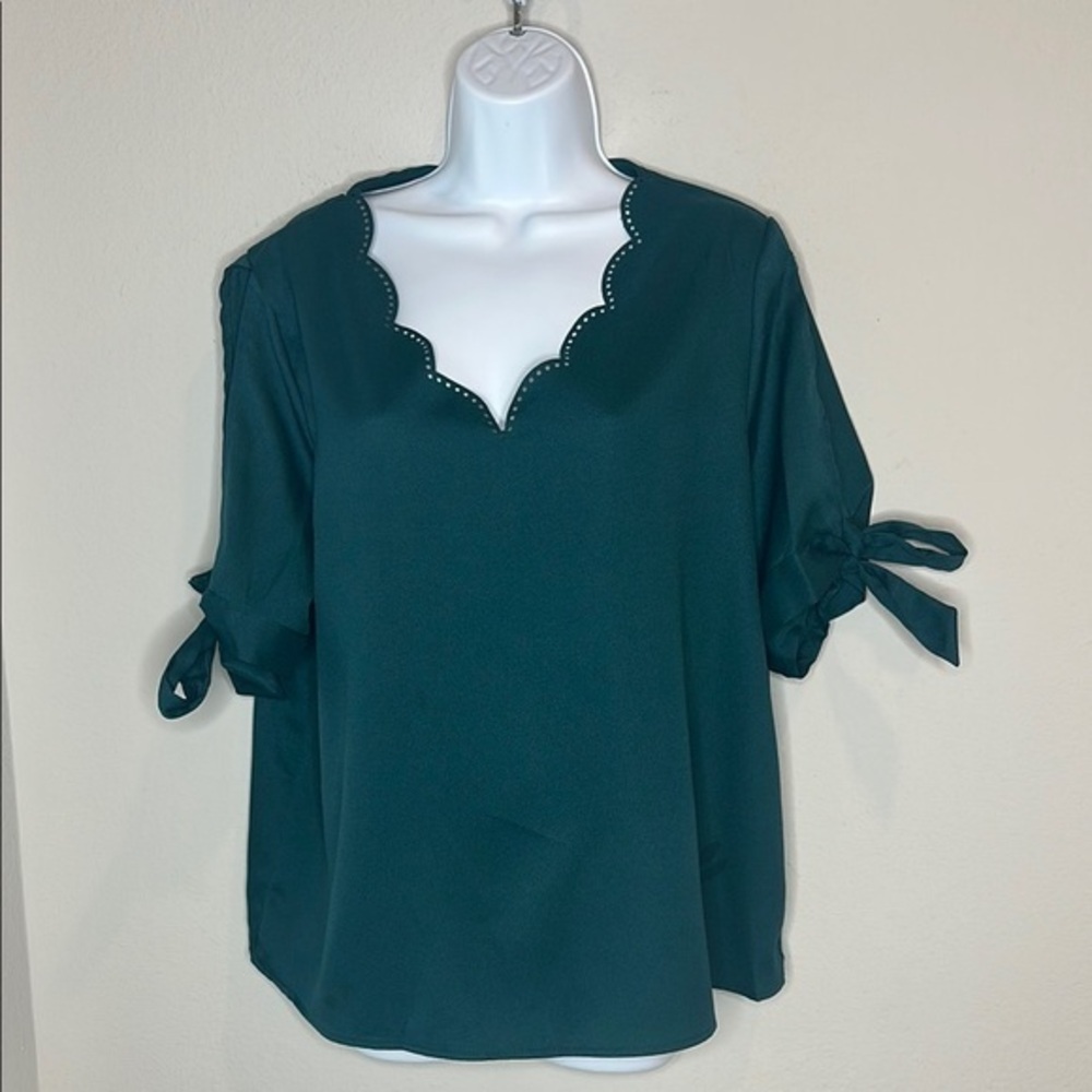 Chic Teal Scalloped Women's Blouse